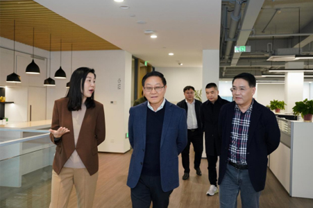 省住建廳原副廳長、國際綠建聯(lián)盟執(zhí)行主席、江蘇省人民政府參事室特聘專家劉大威一行蒞臨城發(fā)設計考察指導